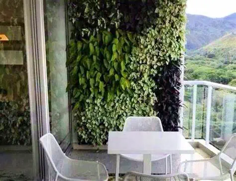 Jardin vertical en un valcon
